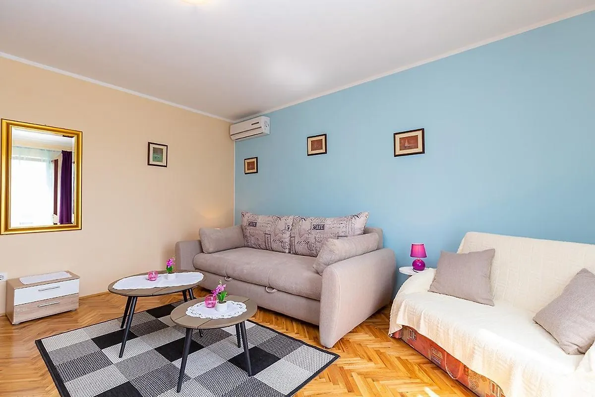 Eva Funtana Apartment