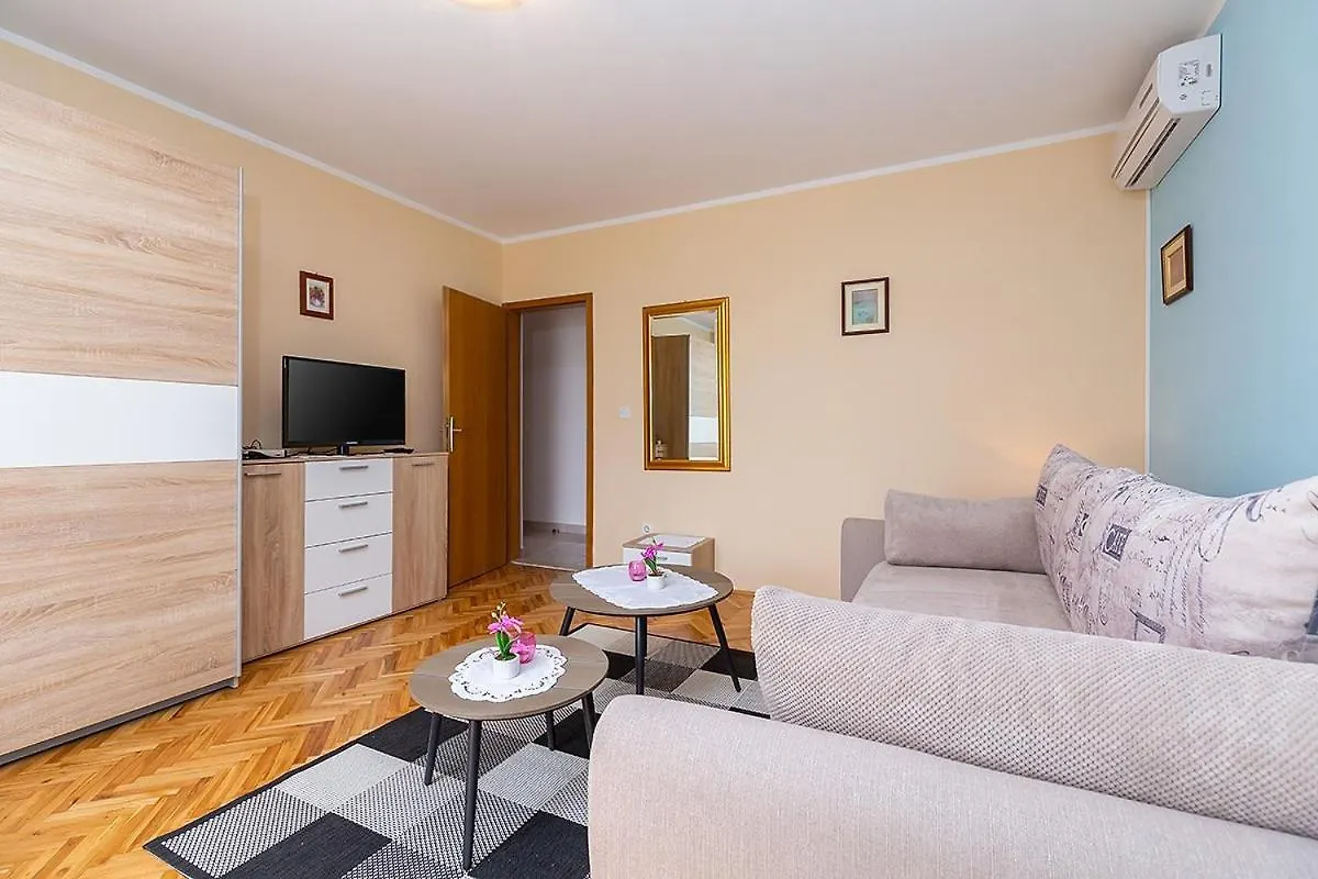Eva Funtana Apartment