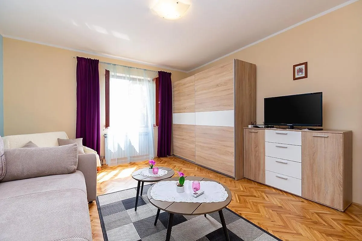 Eva Funtana Apartment