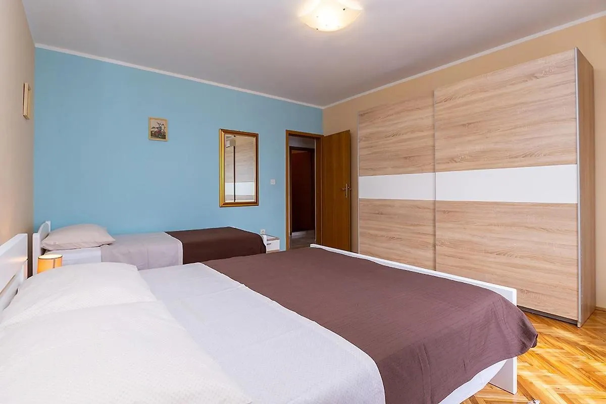 Eva Funtana Apartment