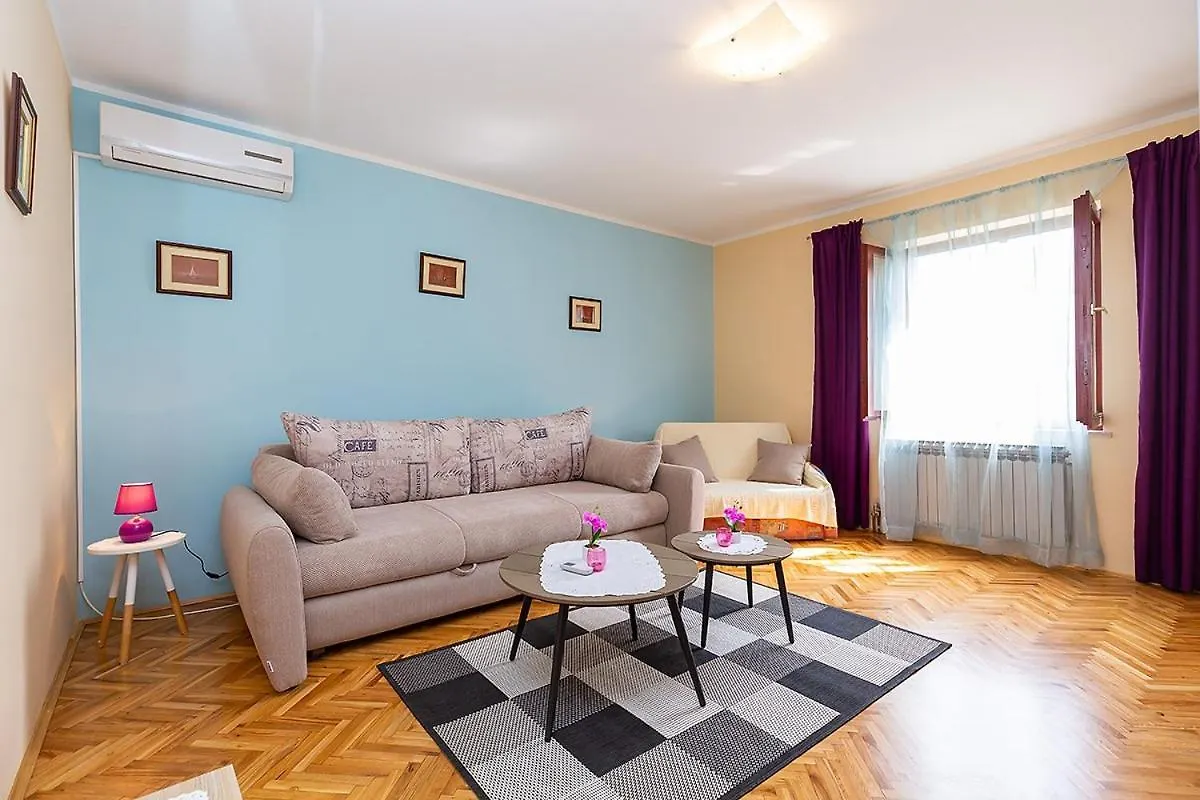 Eva Funtana Apartment